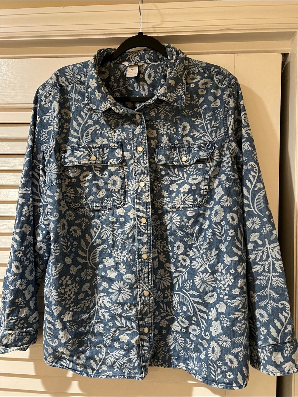 Duluth Trading Co Blue and White Floral Denim Button-Down Shirt
